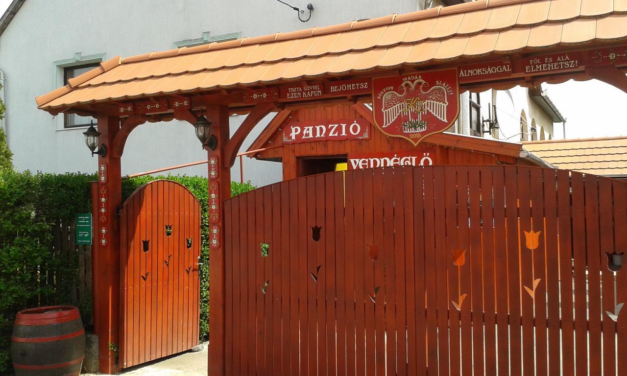 Kisdiófa Panzió és Vendéglő Vajdácska Exterior foto